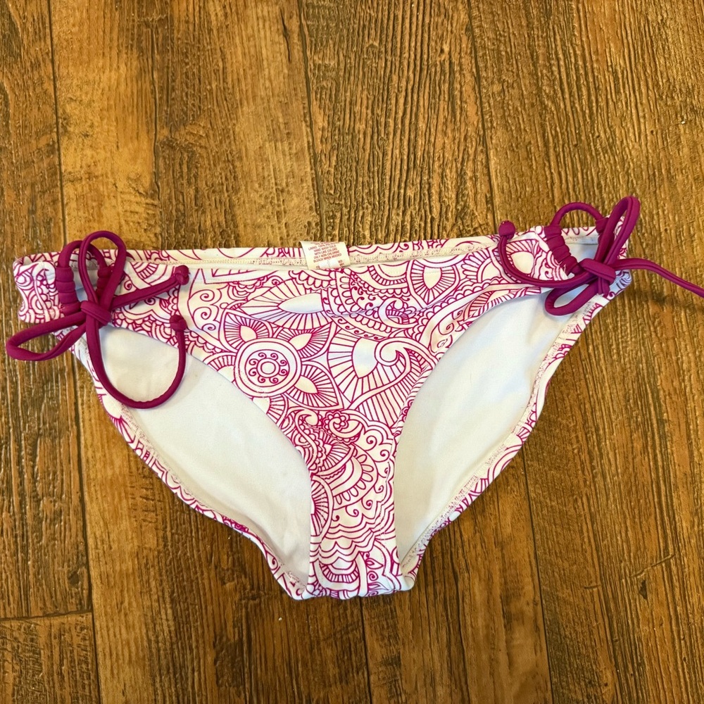 Juniors Medium Pink Patterned Swim Bottoms